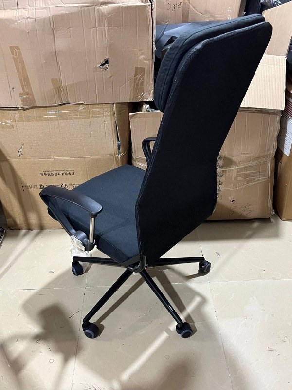 Офисное кресло 4