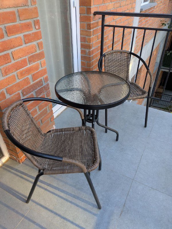 Весы кухонные, банки, лампа, микрофон, аромадиффузор, кровать, блендер, кофемашина, зеркало, чайник, стол и стулья 10