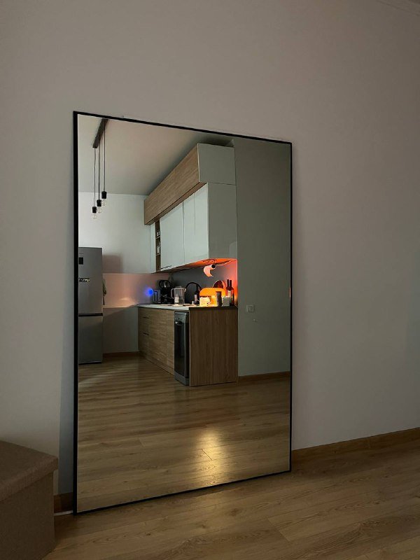 Большое зеркало от Funky Mirrors
