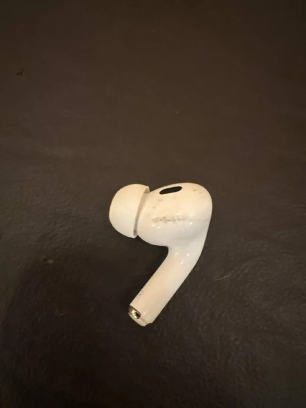 Правый AirPods