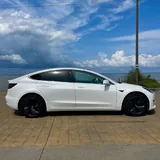 Tesla Model 3 4