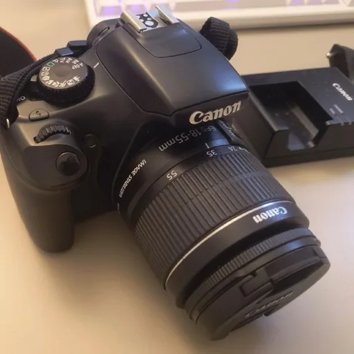 Камера Canon 1100D, Объектив EFS 15-55mm, Аккумулятор, Зарядка