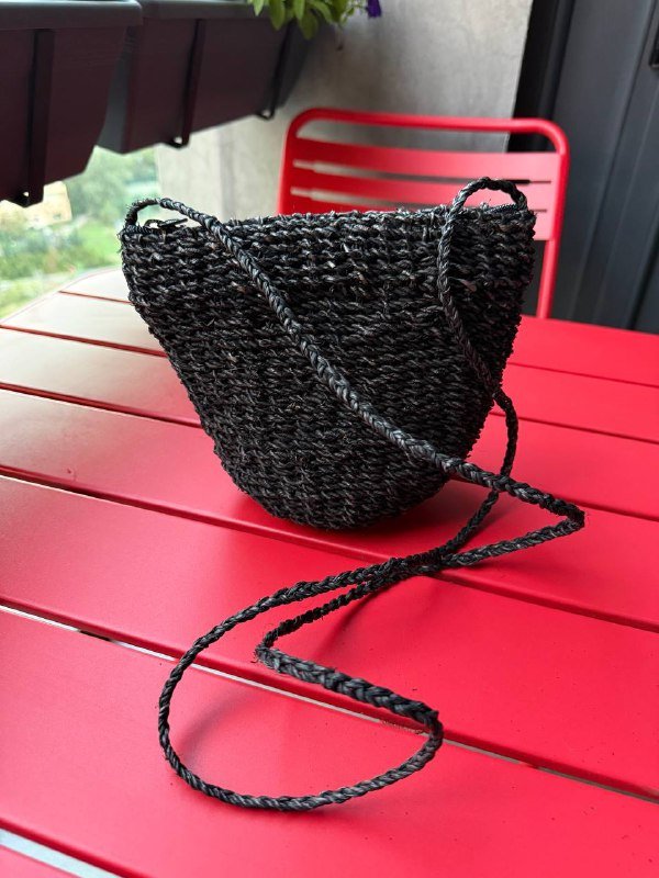 Плетеная сумка на длинном ремешке 20x20 см