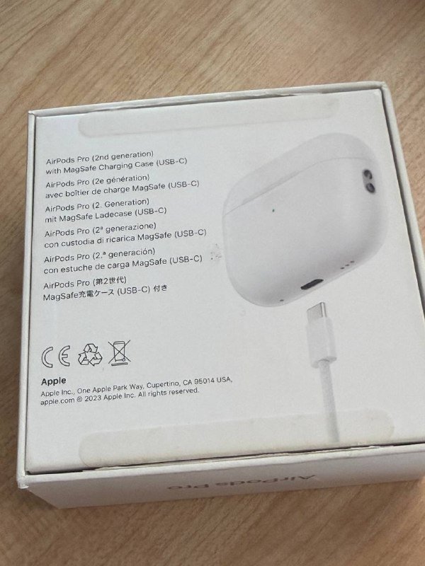 Apple AirPods Pro 2nd generation с MagSafe Charging Case 3