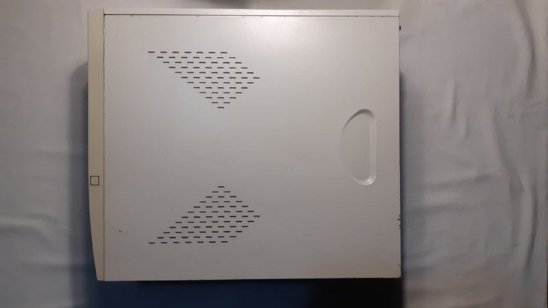 Старый корпус для компьютера Intel Celeron RAM 512MB HDD 40GB 2