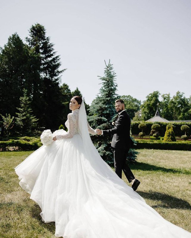 Свадебное платье с шлейфом Milla Nova, размер S 5