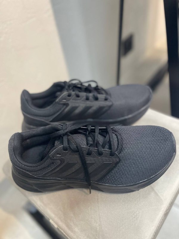 Кроссовки Adidas мужские размер 44 4