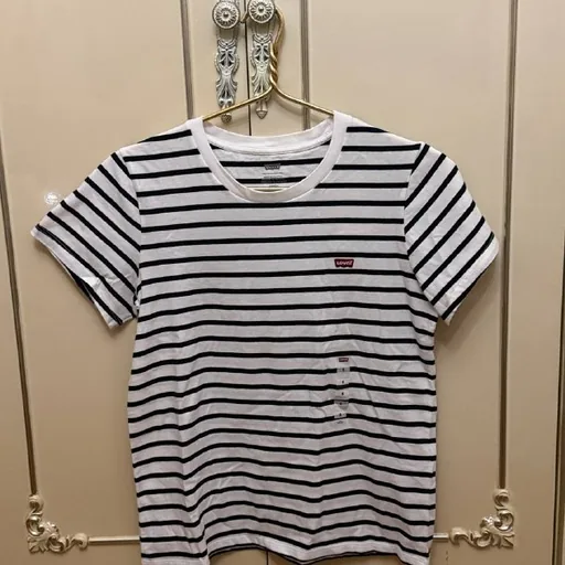 Levi’s, Tommy, Adidas вещи