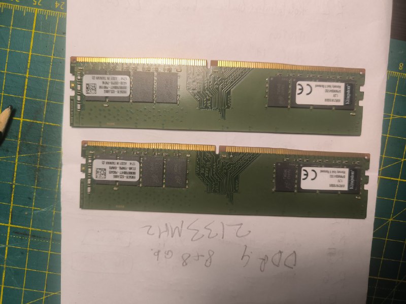 Оперативная память DDR4 8+8 ГБ