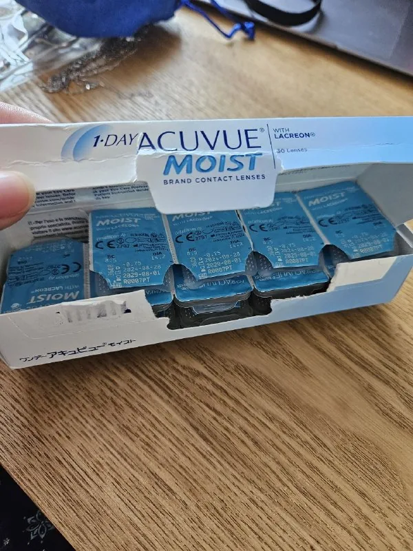 Линзы Aquvue Moist, -0.75, 24 шт. 1