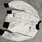 Куртка-бомбер Nike Swoosh двухсторонняя 3
