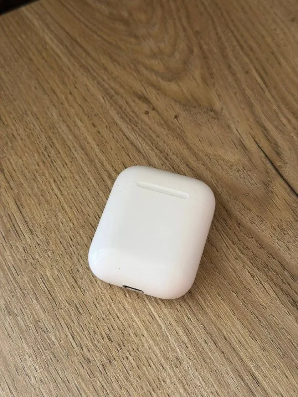 AirPods 1 поколения 1