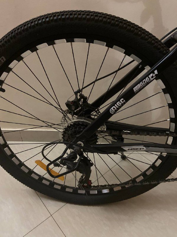 Велосипед с алюминиевой рамой и тормозами Shimano 3