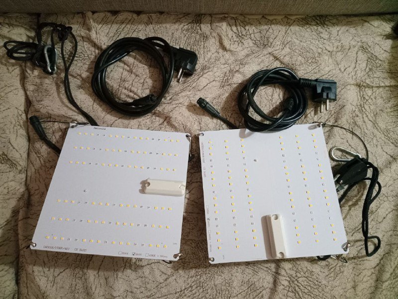 Две лампы для грова 20×20см 48 ватт 301 светодиоды