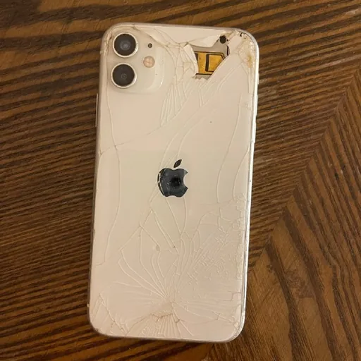 iPhone 11 на запчасти