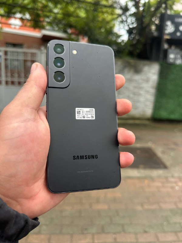 iPhone 11 64GB Black, Samsung S22 8/256 Black 2