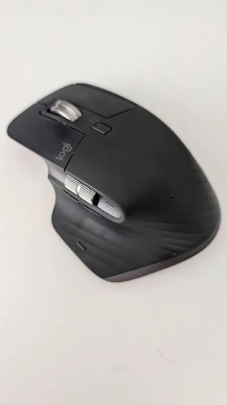 Logitech MX Master 3s компьютерная мышь
