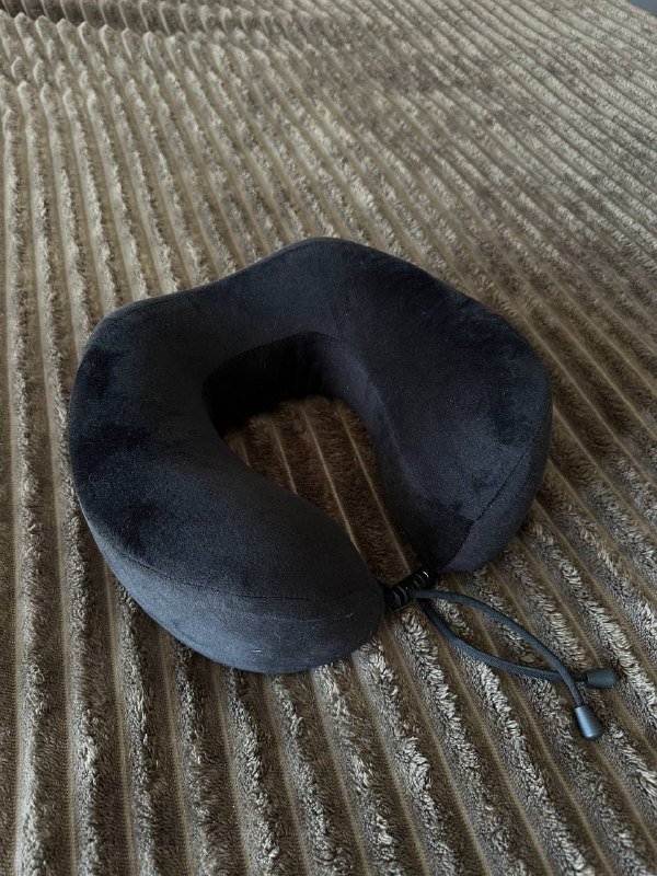 Jewelry, clothing, decorative items 6