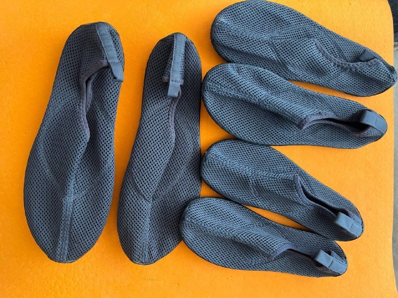 Наматрасник, шампуры, женская куртка, пальто, плащ, клеенка, тапочки резиновые 10