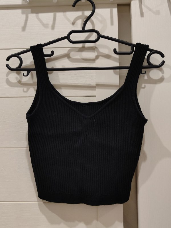 Белая кофта, черная майка, белая майка, клетчатая рубашка, полосатая кофта 2