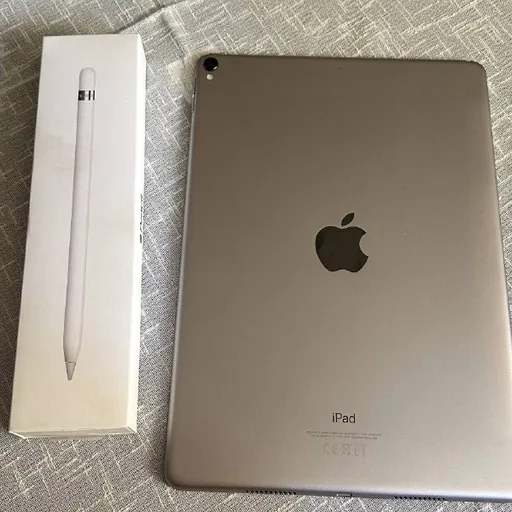 iPhone 11 Pro, iPad, Apple Pencil