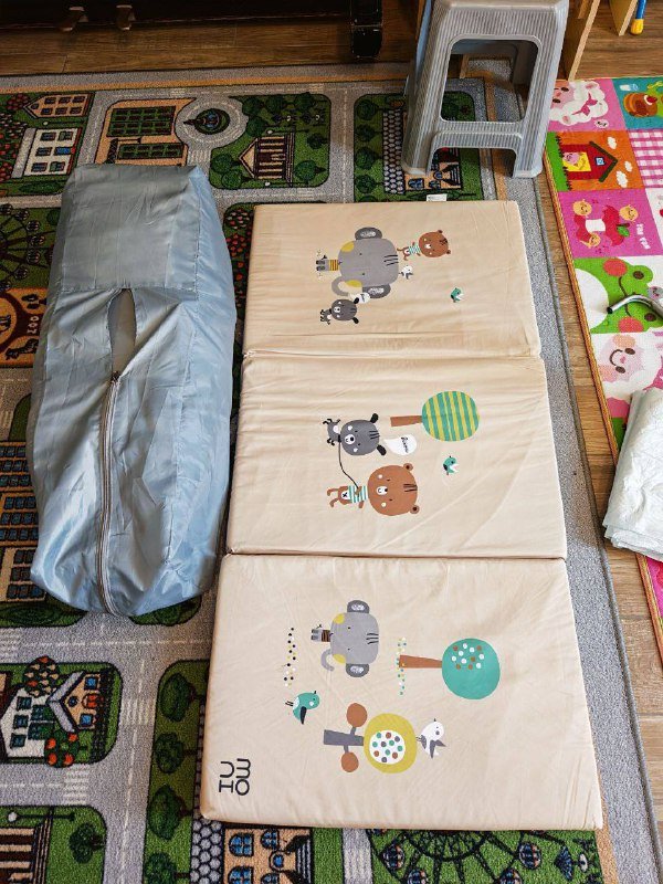 Манеж детский с постельным бельём и одеялом