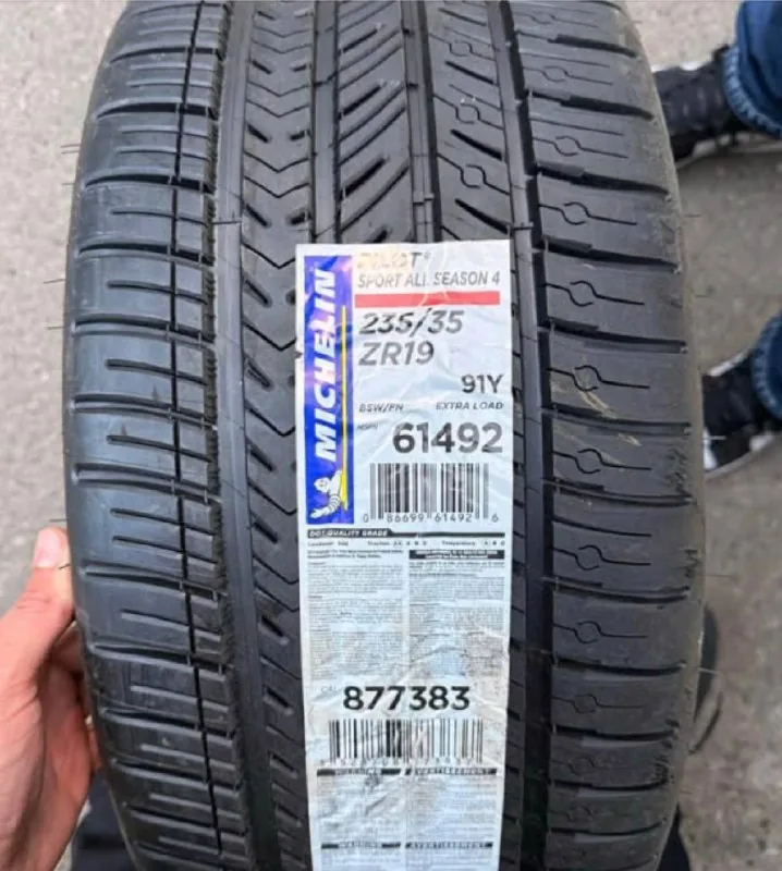 MICHELIN PILOT SPORT 4 ALL SEASON R19 235/35 1