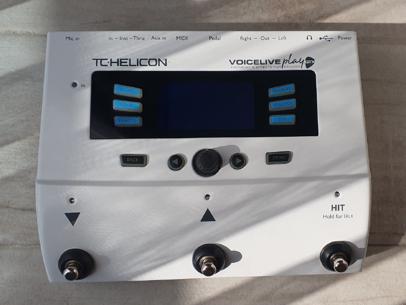 TC-Helicon VoiceLive Play GTX, MXL 440 микрофон 4