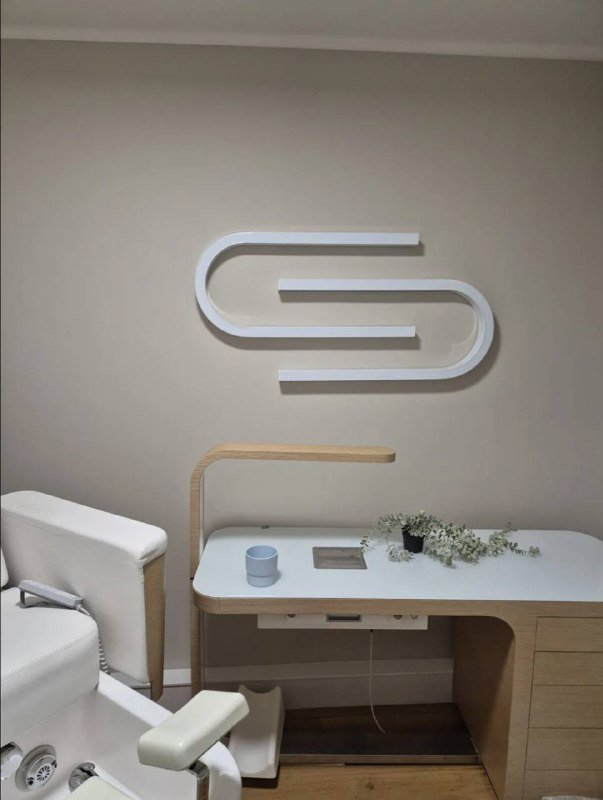 Настенная полка для гель лаков