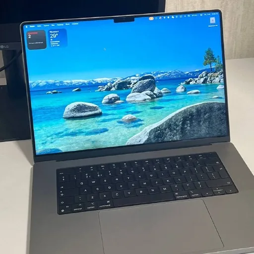 MacBook Pro M2 Pro 16"