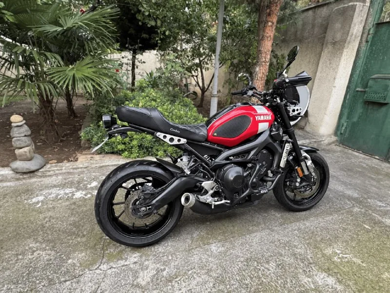 Мотоцикл Yamaha XSR900 1