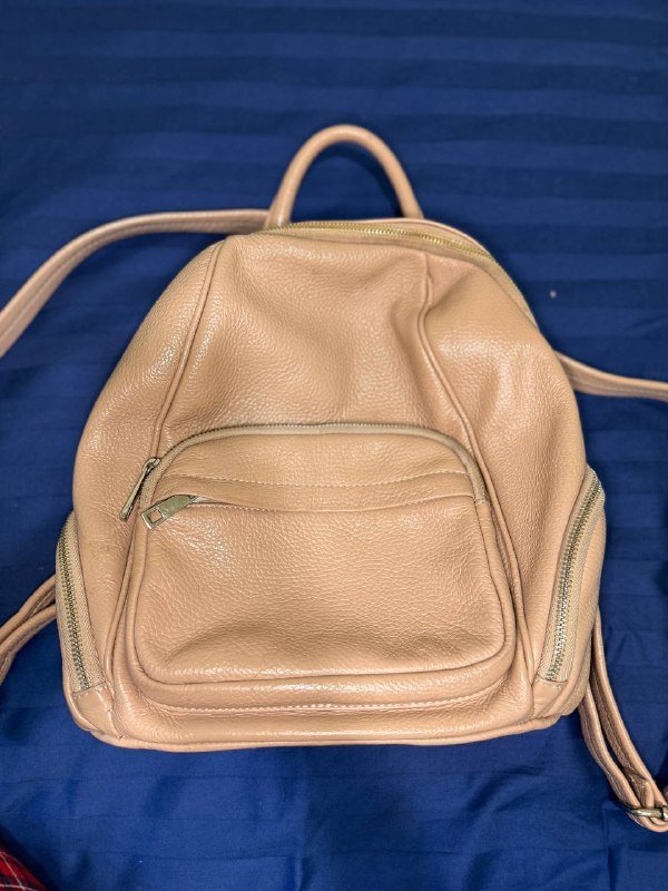 Лампа, карты, 3D-маска, кепка, очки, рюкзаки, сумки, джинсы, бюстье, футболка, брюки, кроссовки 8