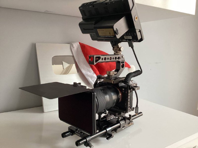 Камера Sony A7 III с объективом Tamron 28-75 и аксессуарами