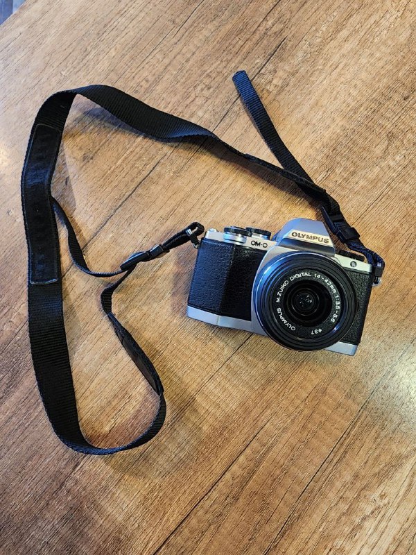 Фотоаппарат Olympus OM-D E-M 10 MARK I, объективы, аксессуары