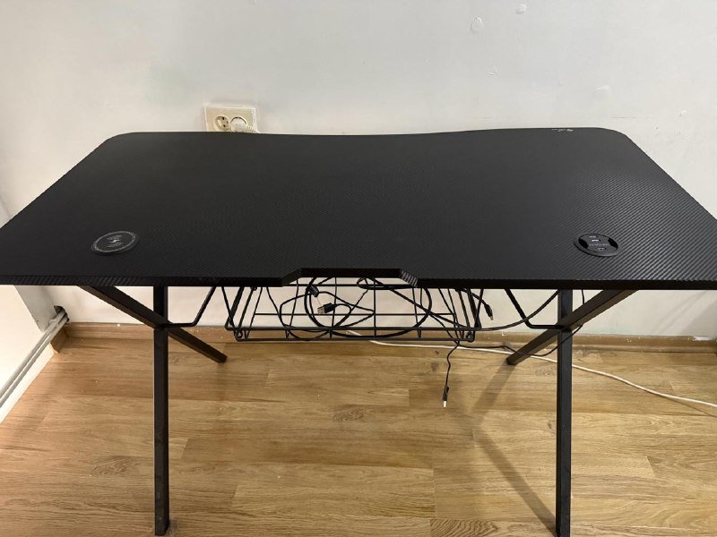 Игровой стол, компьютерный стол