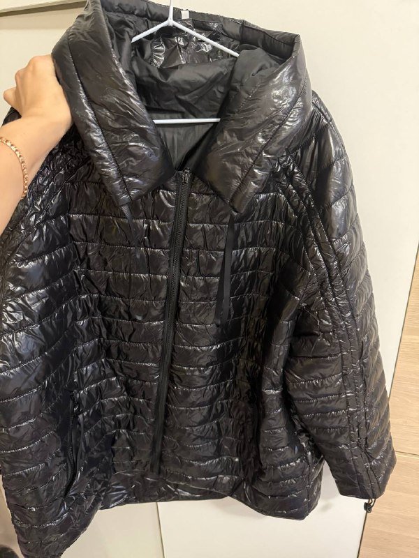 Осенне-весенняя черная куртка удлиненная