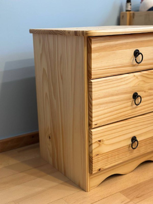 Тумбочка из натурального дерева 2