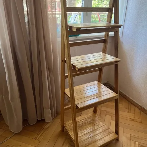 Деревянная стойка, полка