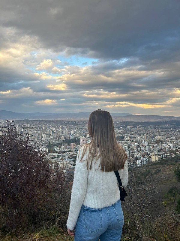 Молочный укороченный свитер Massimo Dutti размер L 6