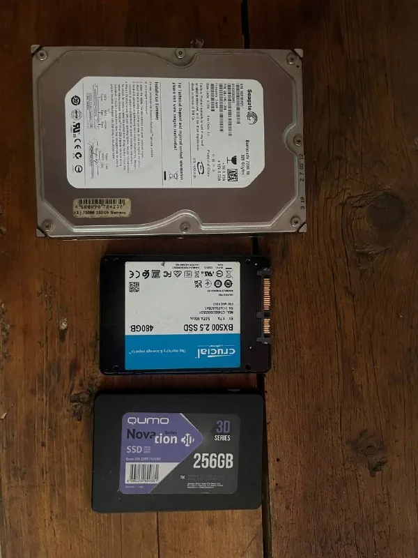 SSD и HDD 480 ГБ, SSD 256 ГБ, HDD 2 ТБ
