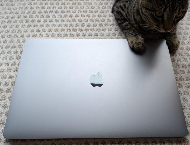 MacBook Pro 16" 2019, 6-core i7, 16GB RAM, 500GB SSD 4