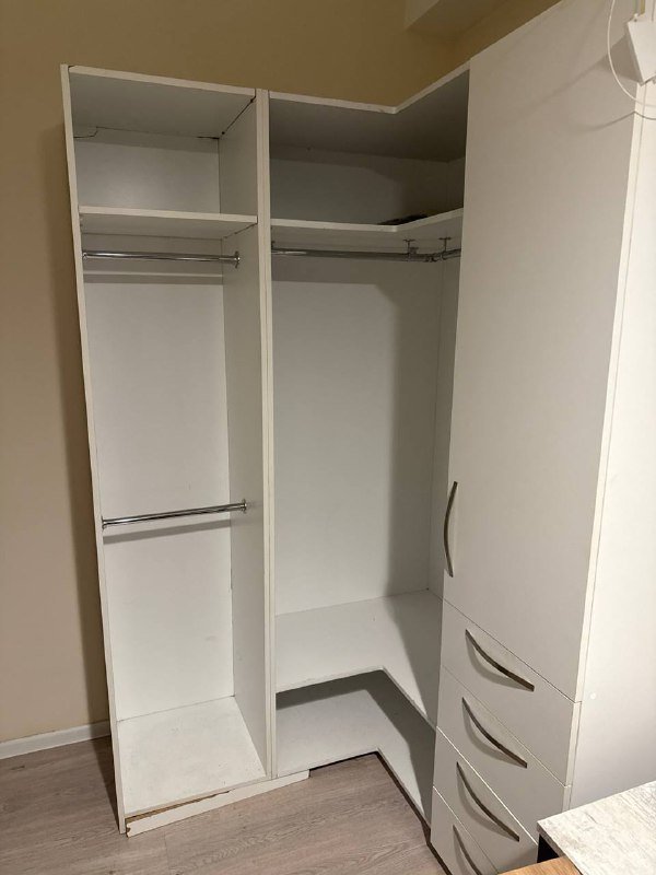 Угловой шкаф