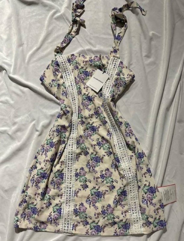 Платье Glamorous