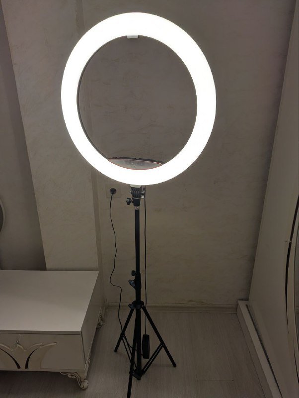Кольцевая лампа со штативом и блоком питания