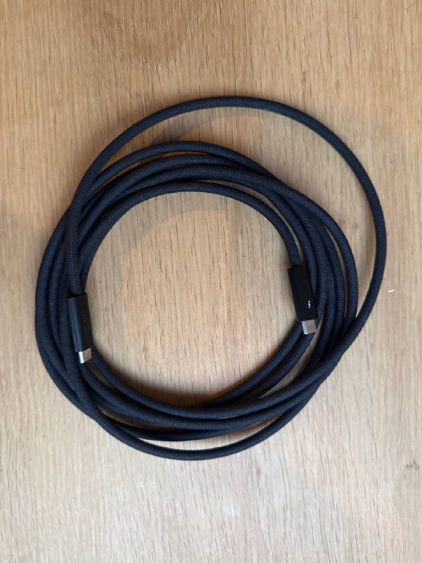 Кабель APPLE Thunderbolt 4 Pro 3m