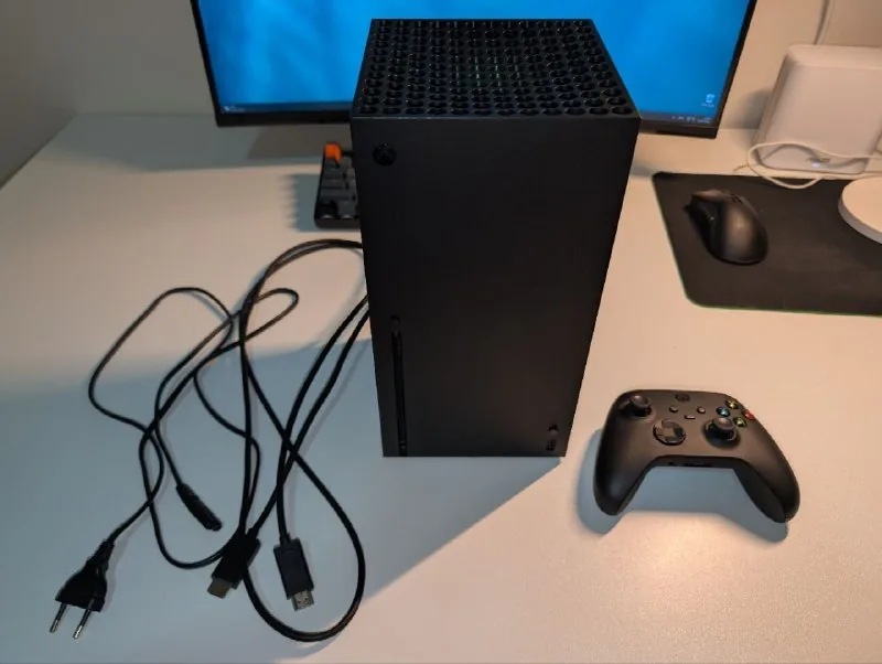 Xbox X 1TB, контроллер с аккумулятором