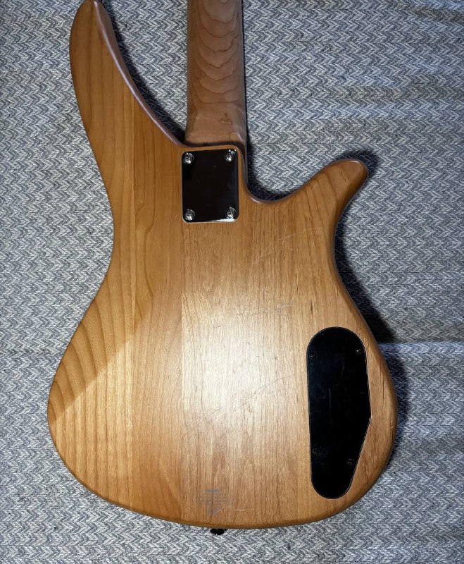 бас-гитара Yamaha RBX260L 4