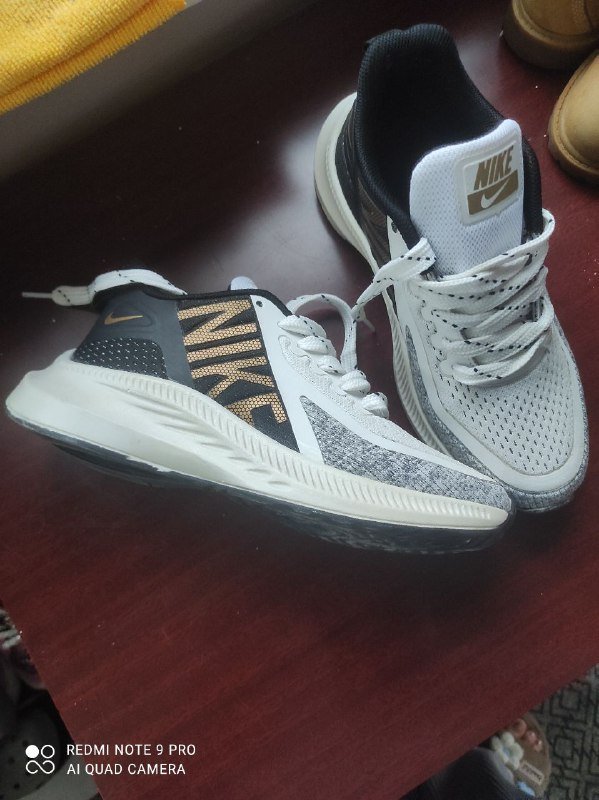 Женские новые кроссовки Nike размер 37 2