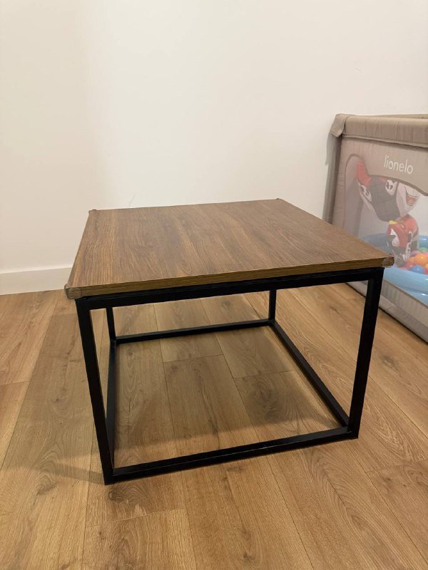 Журнальный столик