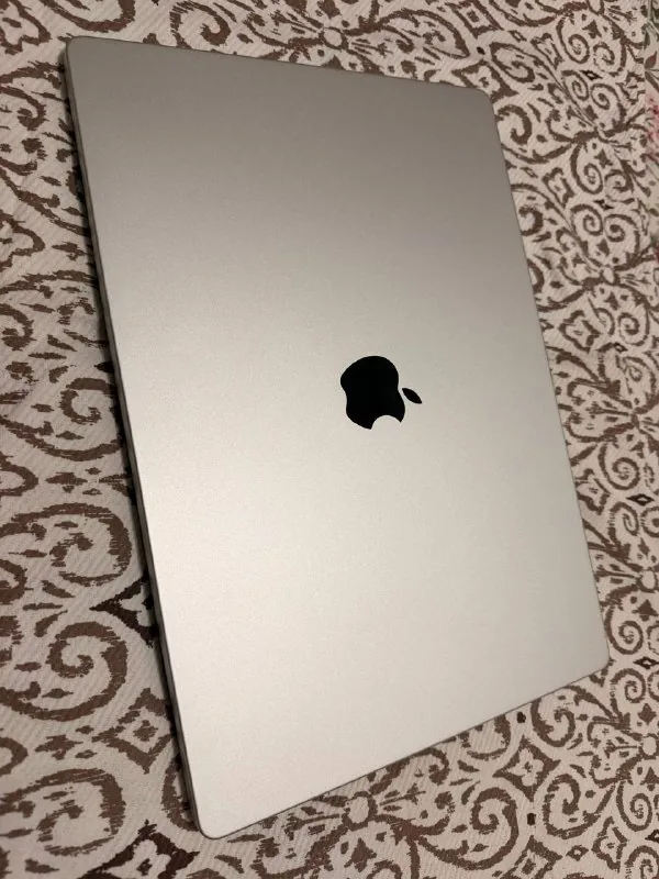 MacBook Pro 16 M2 512 GB 1